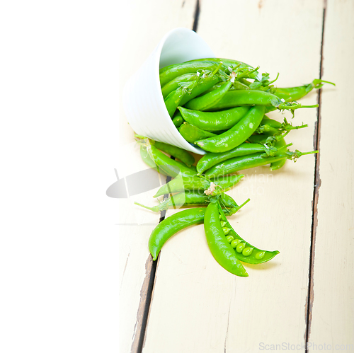 Image of hearthy fresh green peas