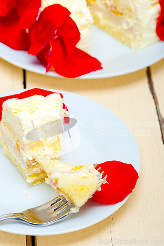 Image of whipped cream mango cake