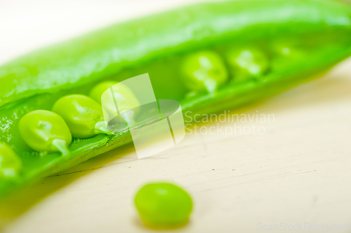 Image of hearthy fresh green peas