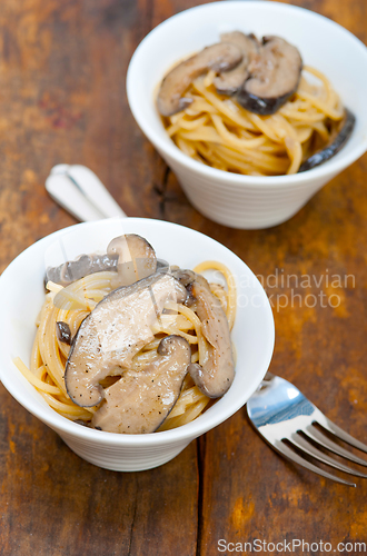 Image of Italian spaghetti pasta and mushrooms