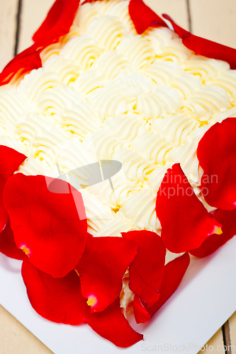 Image of whipped cream mango cake