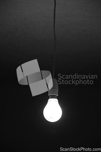 Image of bare light bulb