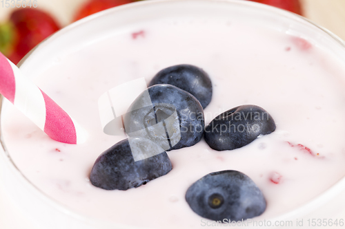 Image of yogurt and blueberries