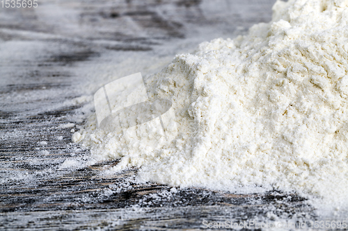 Image of white wheat flour