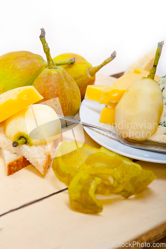 Image of cheese and pears