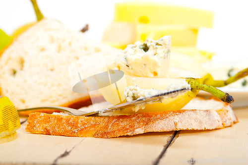 Image of cheese and pears