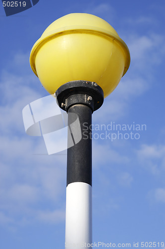 Image of top of a zebra crossing belisha beacon signal