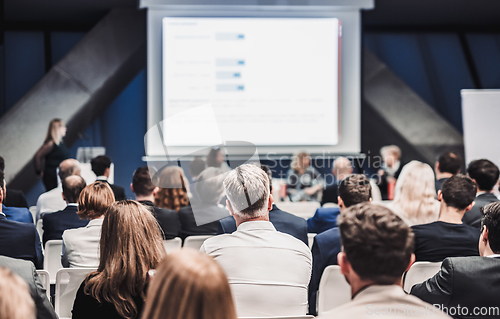 Image of Round table discussion at business conference event.