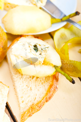 Image of cheese and pears