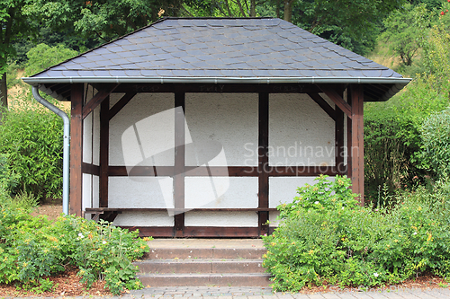 Image of bus shelter