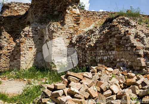 Image of castle ruins in Europe