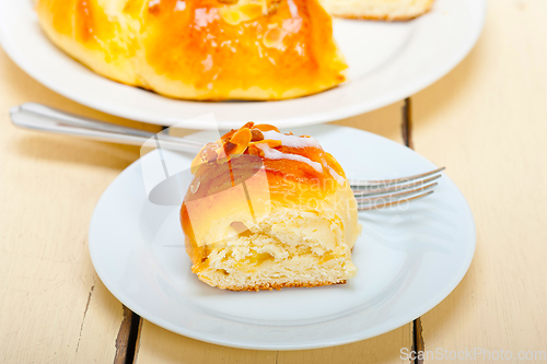 Image of sweet bread donut cake