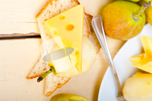 Image of fresh pears and cheese