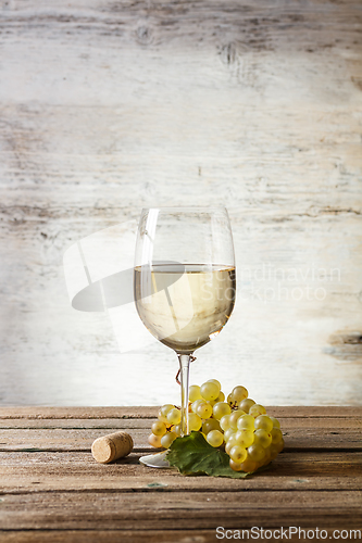 Image of Wineglass with white wine