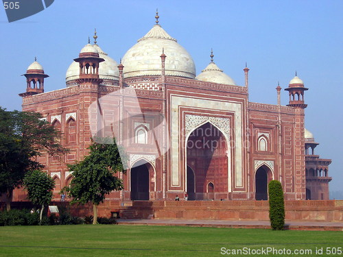 Image of Mosque next to the Taj Mahal. Agra. India