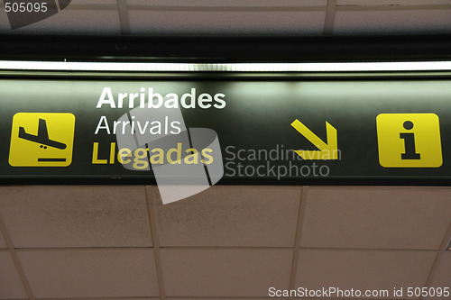 Image of Arrivals sign