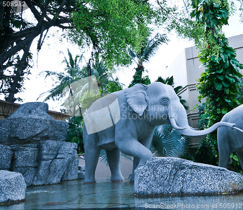 Image of Elephant statues