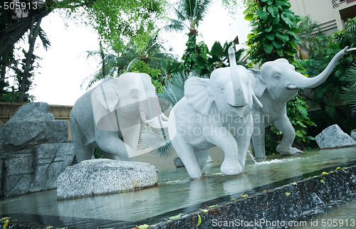 Image of Elephant statues