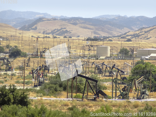 Image of oil field scenery