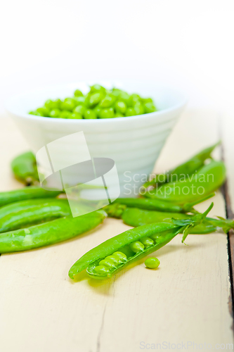 Image of hearthy fresh green peas