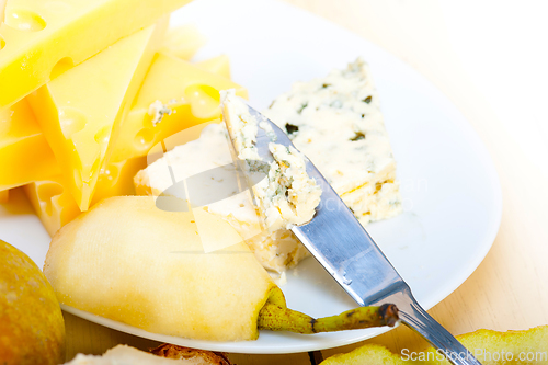 Image of cheese and pears