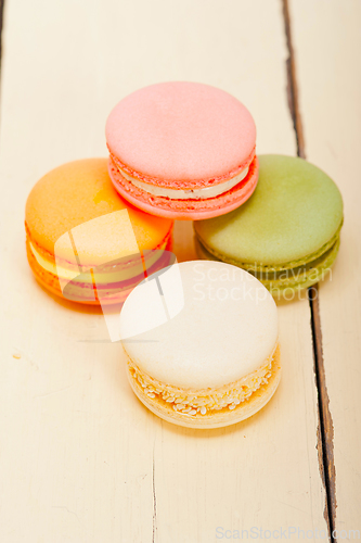 Image of colorful french macaroons