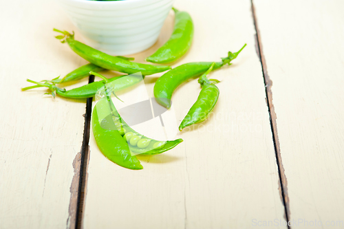 Image of hearthy fresh green peas