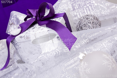 Image of christmas present decoration 