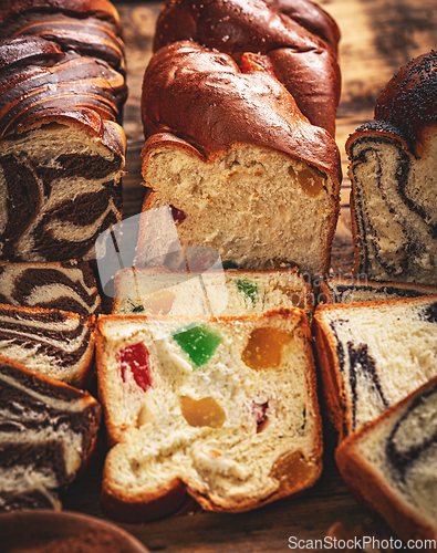 Image of Braided brioche with Turkish delight