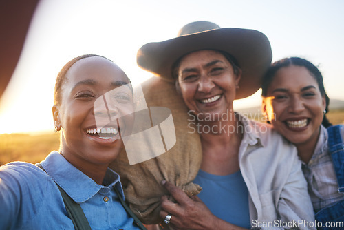 Image of Women, agriculture and group in outdoor selfie with smile, countryside or bag with memory, harvest and farming. Female teamwork, agro job and photography in nature, happy and summer on social network