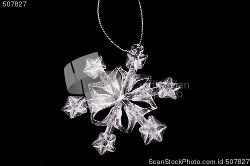 Image of WHITE SNOWFLAKE CLOSE UP 