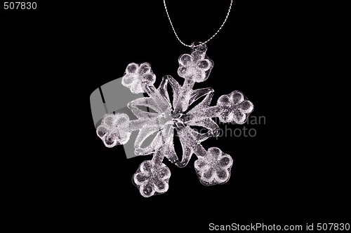 Image of WHITE SNOWFLAKE CLOSE UP 