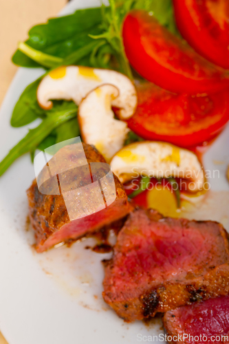 Image of beef filet mignon grilled with vegetables