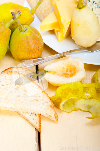 Image of fresh pears and cheese