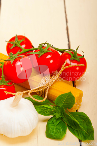 Image of Italian basic pasta ingredients