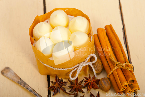 Image of vanilla and spice cream cake dessert