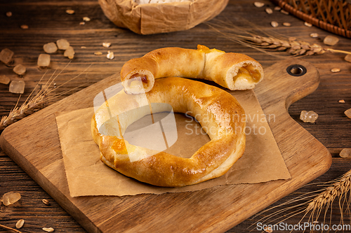 Image of Bagel stuffed with apple jam