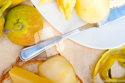 Image of fresh pears and cheese