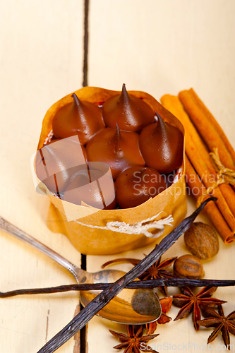 Image of chocolate vanilla and spices cream cake dessert