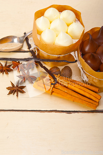 Image of chocolate vanilla and spices cream cake dessert