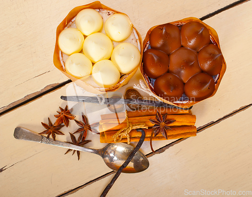 Image of chocolate vanilla and spices cream cake dessert