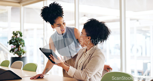 Image of Tablet, training and business women planning, leader feedback or coaching strategy for web marketing. Support, help and black woman talking to worker on digital technology or software management app