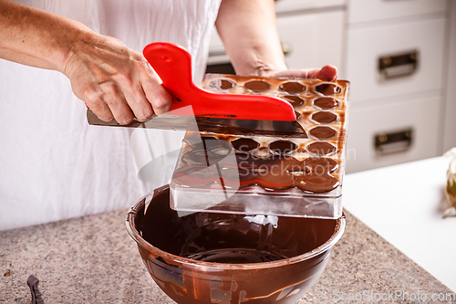 Image of Making chocolate candies