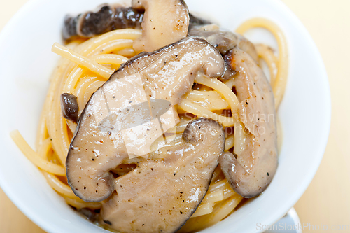 Image of Italian spaghetti pasta and mushrooms