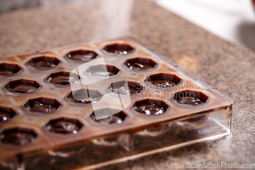 Image of Mold with chocolate