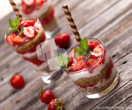 Image of Strawberry yogurt parfait