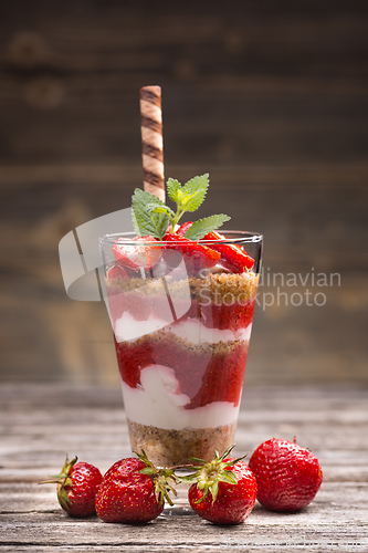 Image of Strawberry yogurt parfait