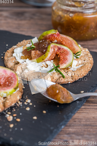 Image of Multigrain crispread appetizer