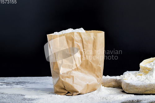 Image of poured white wheat flour