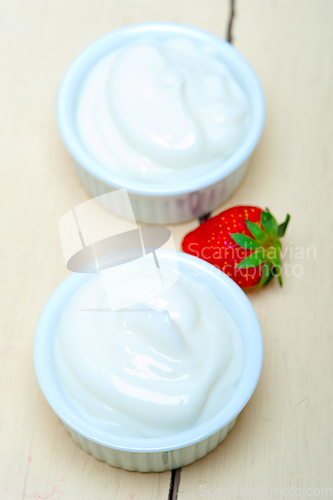 Image of organic Greek yogurt and strawberry